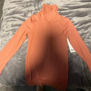 Lululemon Yin vibes turtleneck